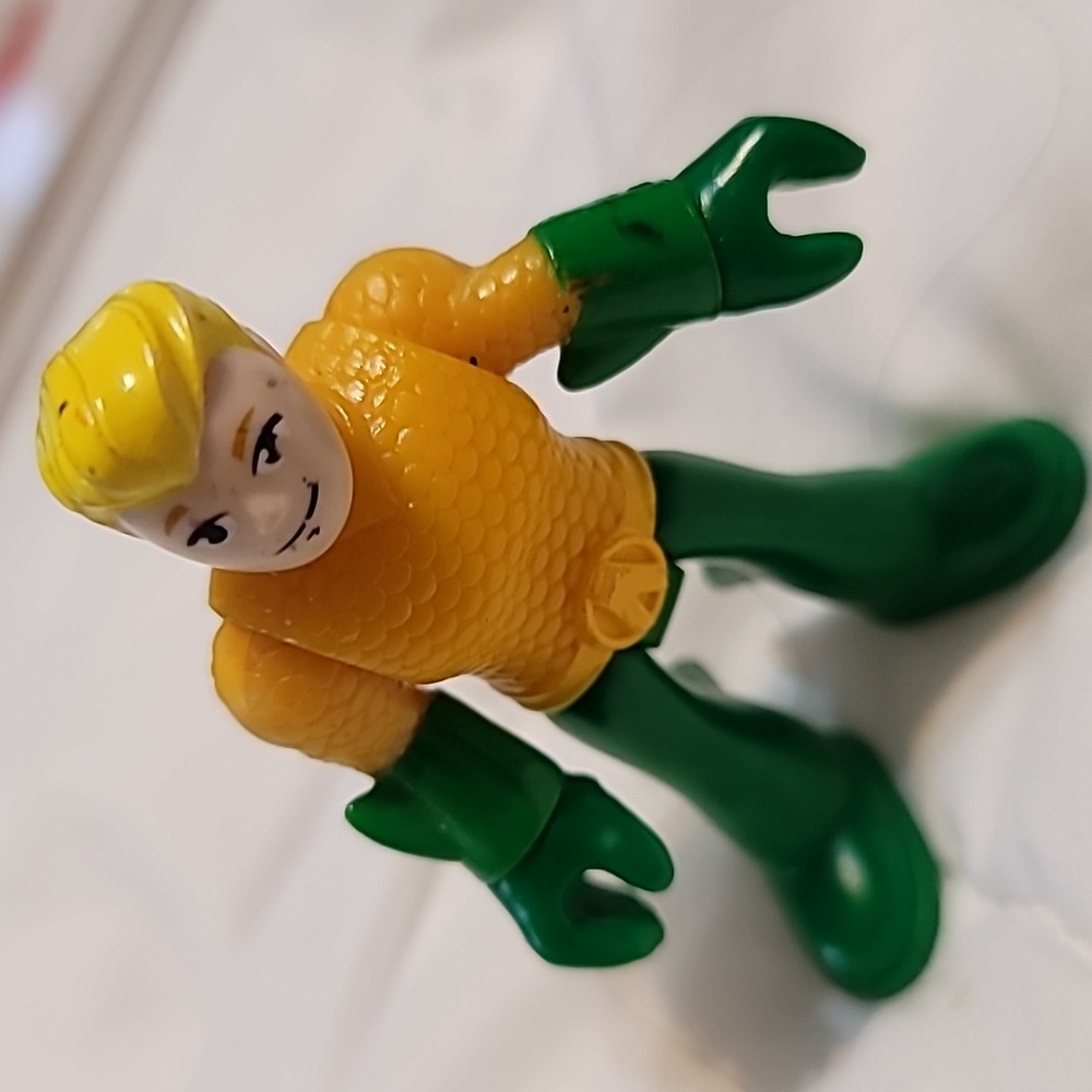 DC COMICS AQUA MAN MINI 3” ACTION FIGURE TOY FISHER PRICE